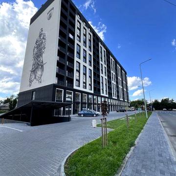 Продаю здану 2-кімнатну квартиру з кухнею-студією в центрі