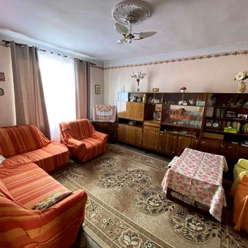 Продаж 2-х кімнатної квартири на Новому Світі