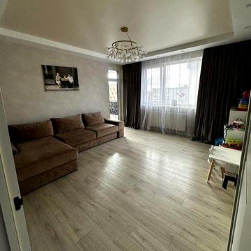 Сучасна 2-кімнатна квартира з ремонтом в новобудові, Червениця