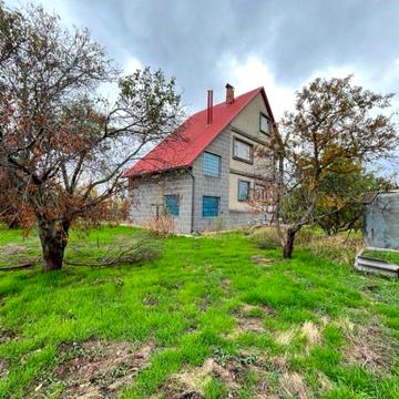 Продаю  добротный дом  в Матвеевке