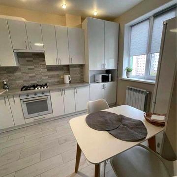 М-н Садовий ремонт парковка у дворі вільна