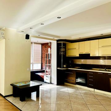 Жулянська вул., 1-Б