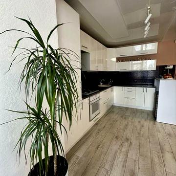 Продаж 3 ки квартири вул. Коновальця