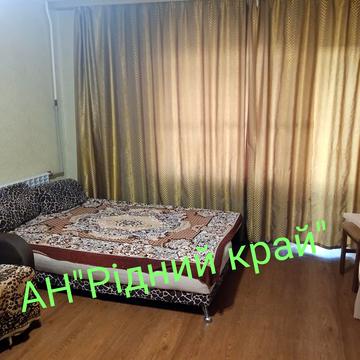 Михайла Грушевського вул., 6