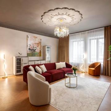 Royal Classic Art apartment on Sichovych Striltsiv 17