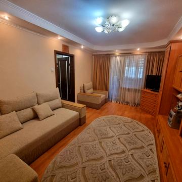 Миколи Лаврухіна вул., 7