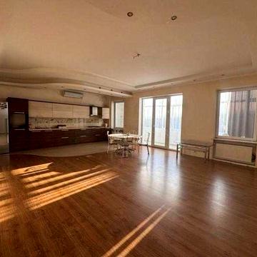 Продам 5 кімнатну квартиру на Черемушках