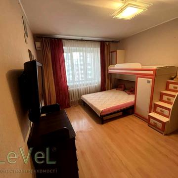 Вишняківська вул., 13