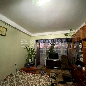 Продаж 3К квартира Чистяківська 6/10 метро Святошино, Нивки