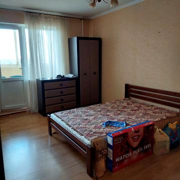 Бахмацька вул., 10