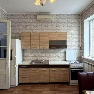 Сдам квартиру на земле  возле ГАИ!!!