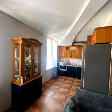 В оренду простора квартира В ЦЕНТРІ МІСТА!  вул. Д. Бортнянського