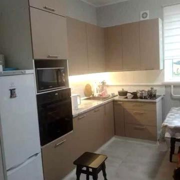 (13) Продам 2-рівневий будинок в с. Радісне