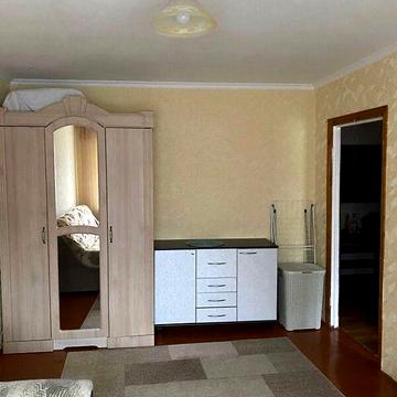 Довгострокова оренда 2к Квартира Алана Шепарда (Суворова) вулиця