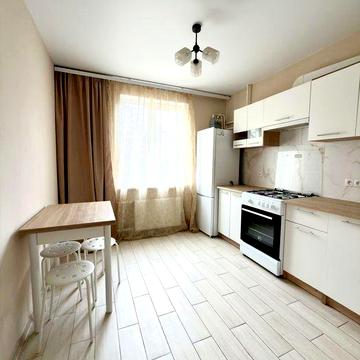 Продам 2-комнатную квартиру с подвалом