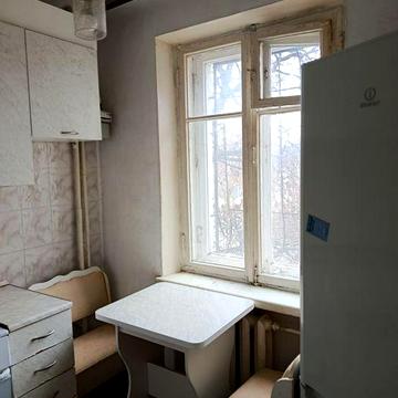 Продаю 1к/кв ул.8 Марта 2/5 32/17/6 ,балкон,колонка,16000$