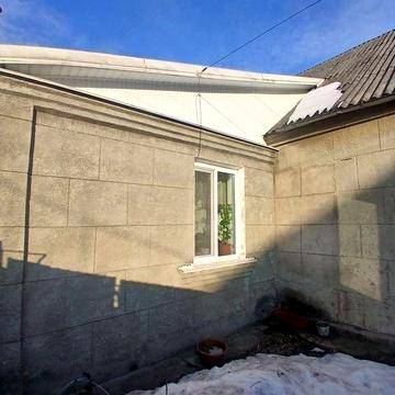 Здам половину будинку пенсіонеру- чоловіку