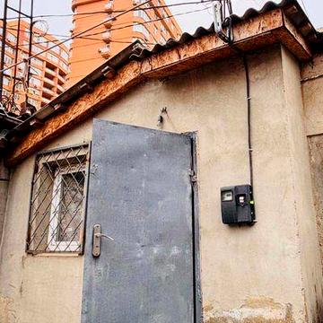 Простора 2 кім. квартира на землі. Центр. Парк