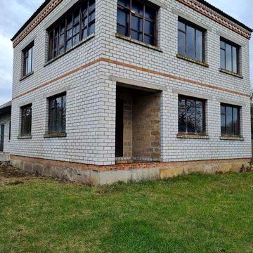 Продам Будинок із білої цегли в с. Погреби  . 17000 дол США