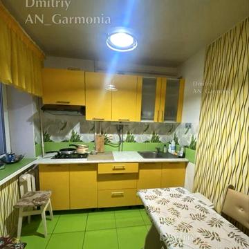 1-К Фурманова, рядом остановка