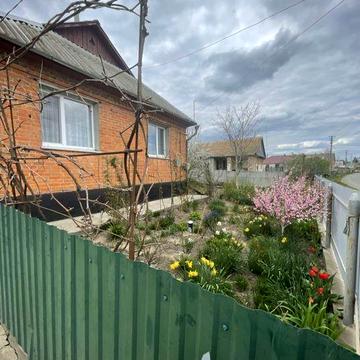 Продаж будинку на два входи