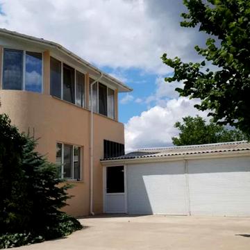 Двоповерховий будинок в Фонтанка 3