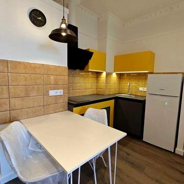 Продаётся просторная однокомнатная квартира  В ЖК Аквамарин.