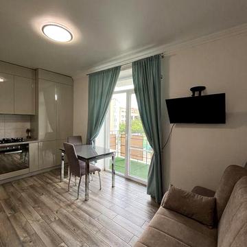 Новобудова на Руській, Сонячне містечко