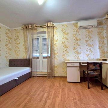 Виноградар.вул.Порика 3. Ретровіль.