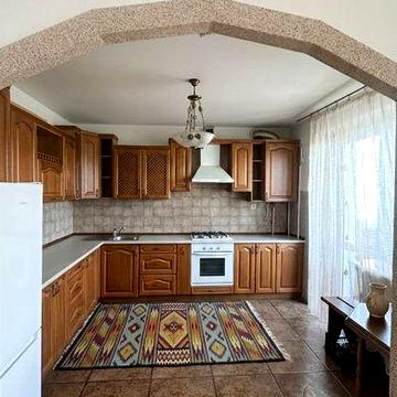 Продаж 4к квартири 133 кв. м на вул. Леоніда Перфецького 5