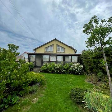 Джерельна, 7а