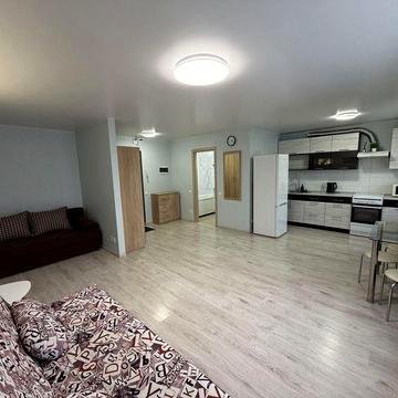 Квартира студія , самий центр, світло є,