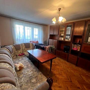 Продаж 4х кімнатної квартири в районі 8-9 школи