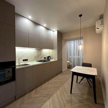 Оренда 1 кімн кв 56 кв м , центр, вул.Сердюка