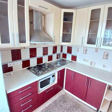 Сдаю  1 кв. в центре, стадион Эвис.