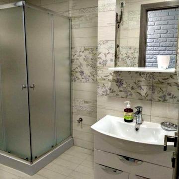 Ексклюзив. Продам хорошу 2шку з ремонтом в центрі міста  Узин