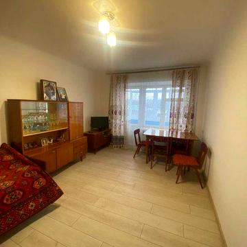 Продам 1-но кімнатну квартиру в центрі в цегляному будинку