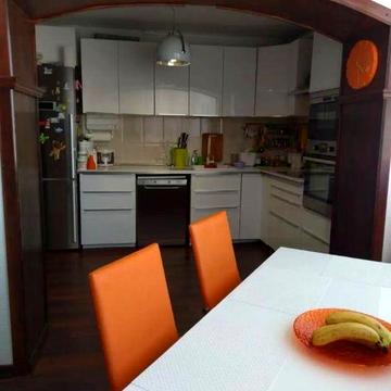 Простора 3-к квартира 90 м² з якісним ремонтом Червоної Калини 77