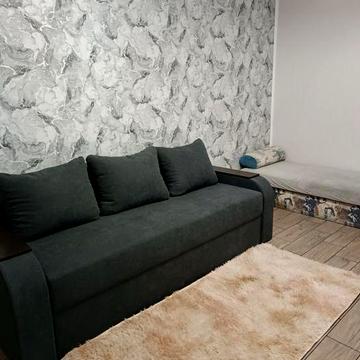 Сдам 2-х комнатную квартиру.  Левый берег 11-й микр.