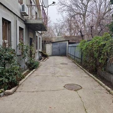 Оренда затишного будинку 120 м² — вул. Степана Бандеры 47 . Світло