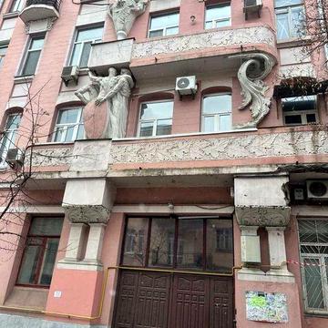 МАЙДАН! Квартира на Костьольній, 1 поверх, фасад