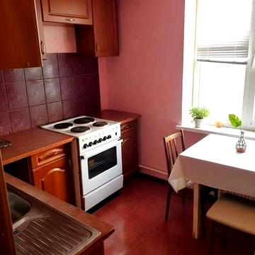 Продається простора 2к квартира біля метро Академмістечко 58000$