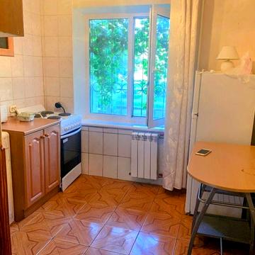 Продам однокімнатну квартиру біля метро Героїв Дніпра, Оболонь