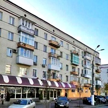 БЕЗ %! метро Вокзальна. Берестейський проспект, 1