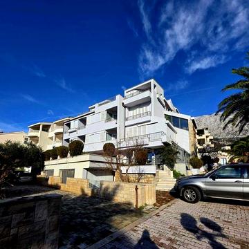 Готель на продаж на Makarska Riviera у Хорватія.