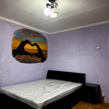 Здається кімната у гуртожитку зі своїм сан.вузлом, лише місцевим