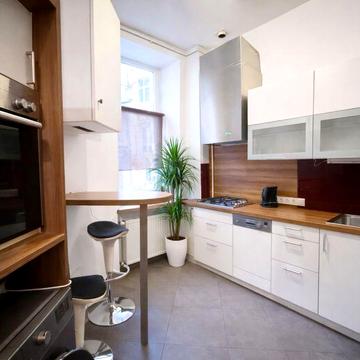 Квартира Львів центр площа Ринок  3 кімнати 750 дол