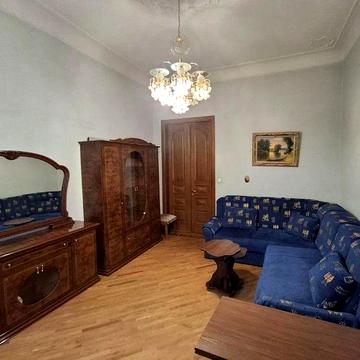 2 кімнатна квартира центр метро Архітектора Бекетова