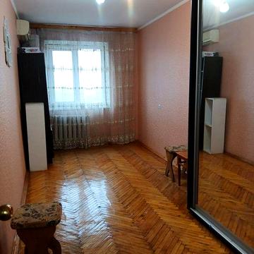 Продам 3-х кімнатну квартиру, гараж.