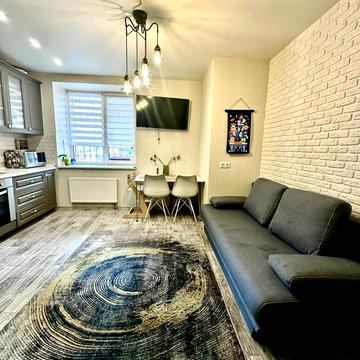 Академіка Лебедєва вул., 1